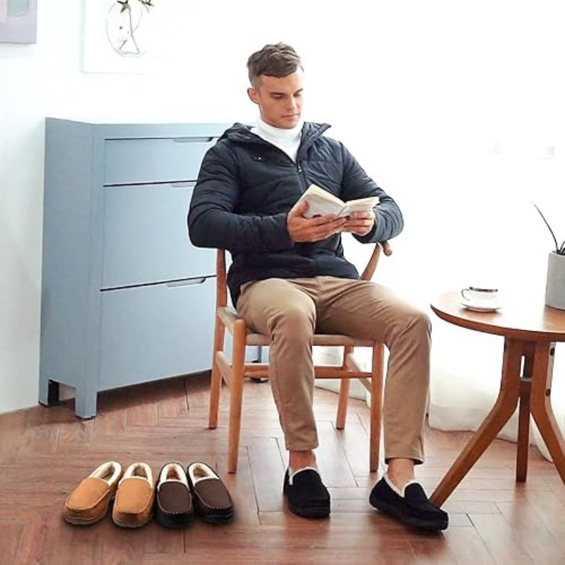 Plush Moccasins With Soft Lining And Timeless Stitched Detailing