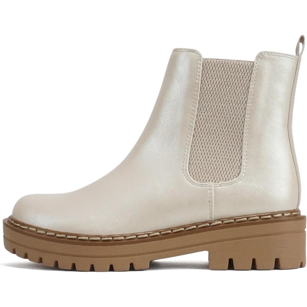 Versatile Chelsea Boots With Cushioned Support